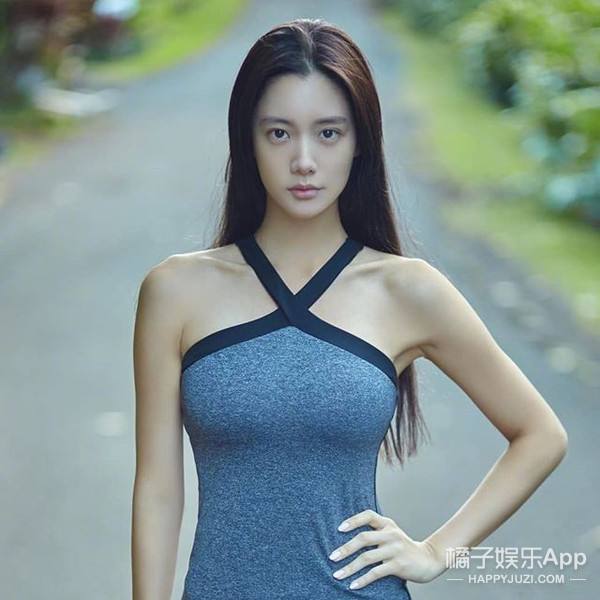 张怡宁第三次担任央视解说 笑容变多身材未变